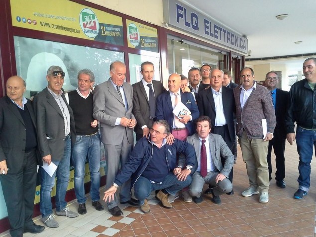 Foto di gruppo per gli esponenti di Fi 