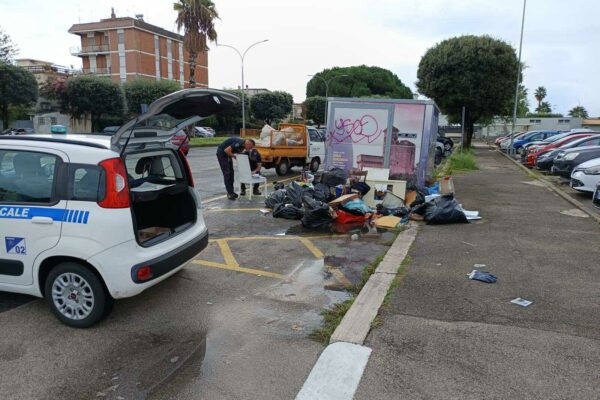 abbandono rifiuti a terracina