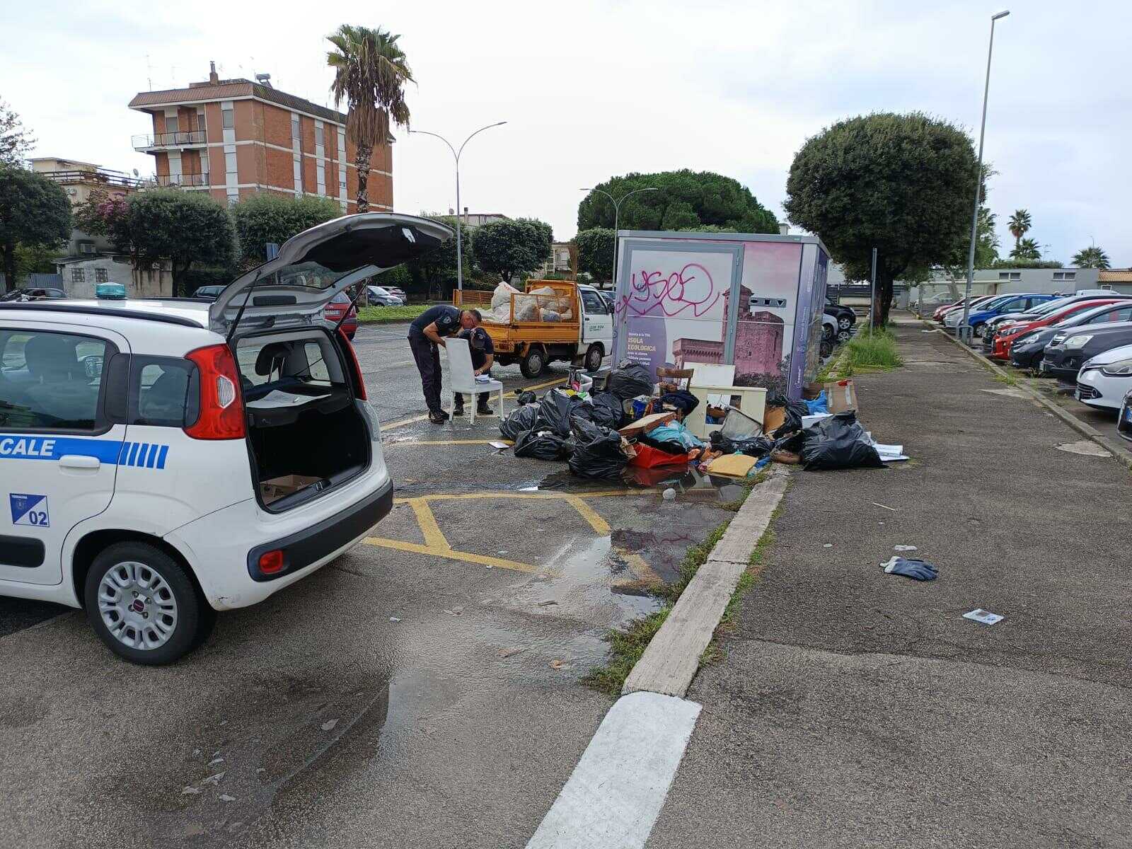 abbandono rifiuti a terracina